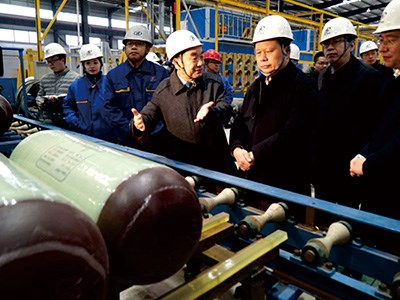 原衡陽市委書記、市人大常委會主任周農(nóng)（湖南省人大常委會副主任、黨組成員、省總工會主席）視察金化高容，彭琪董事長現(xiàn)場陪同